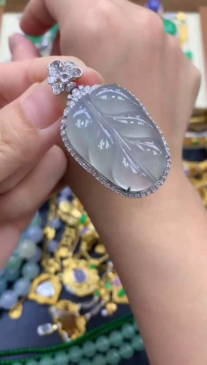 翡翠18K金镶嵌颈饰489-中国好珍宝