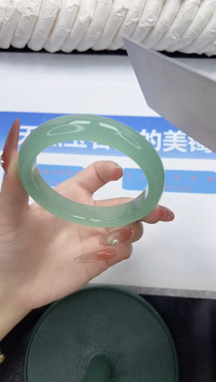 未镶嵌手镯石英质玉92-59.8