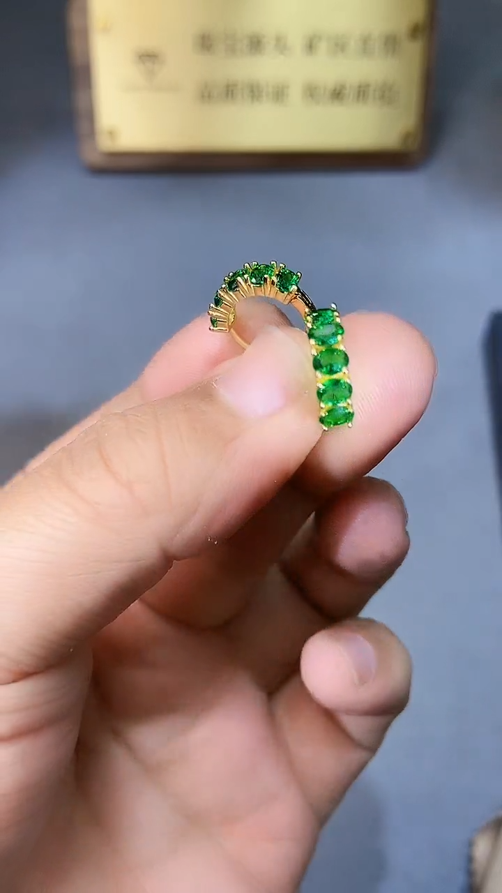 【闪购商品】祖母绿耳饰银S925镶嵌354