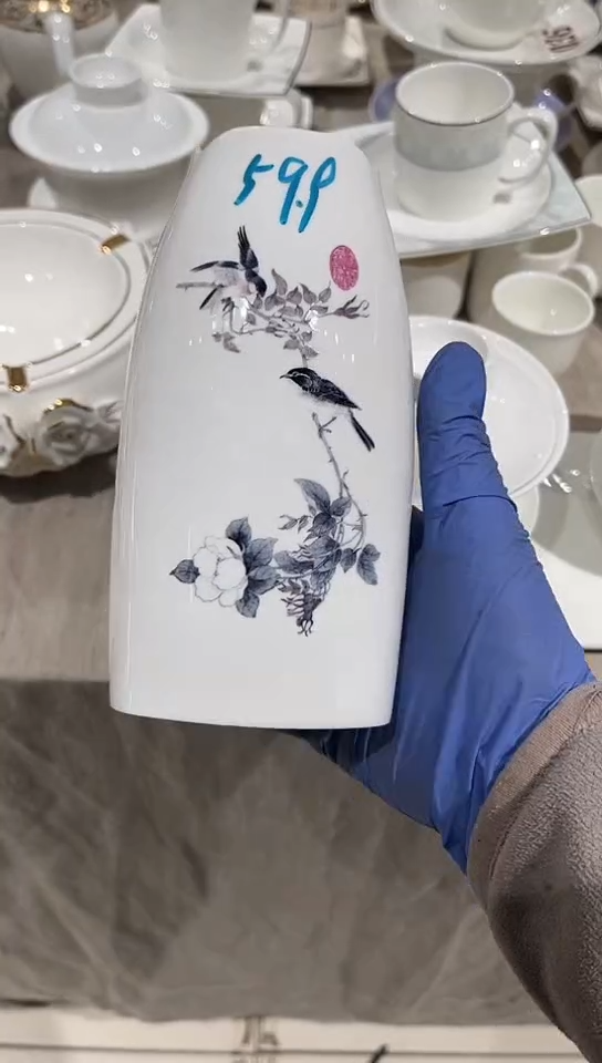 瓷花瓶隆达骨瓷1