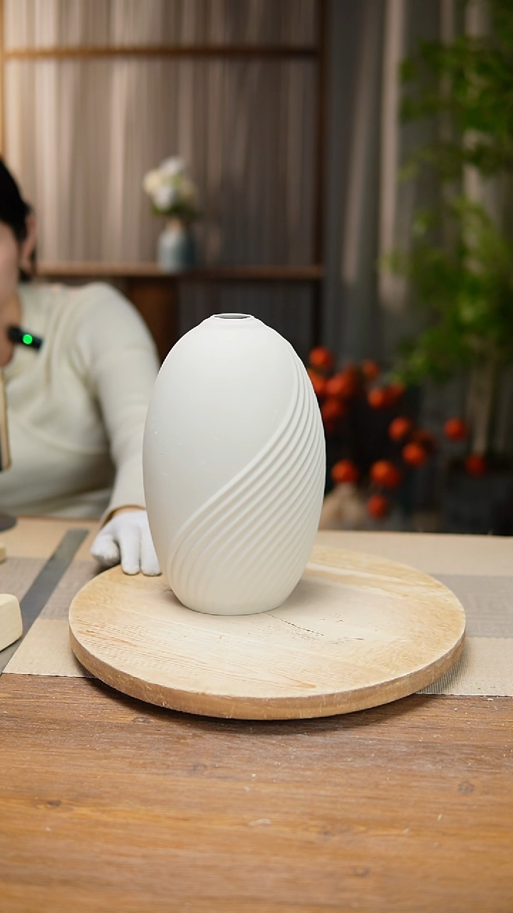 【闪购商品】陶瓷  花器斜纹水滴高26