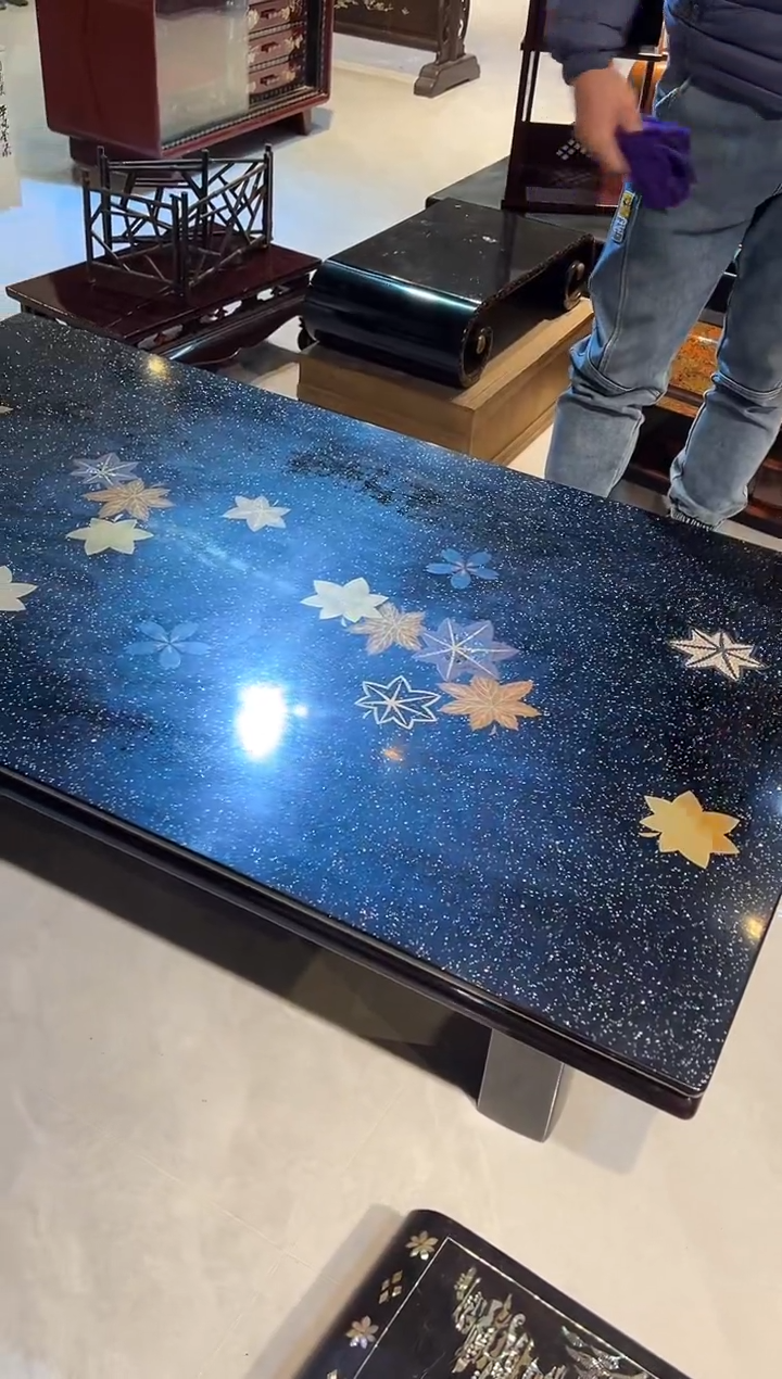 满螺钿 金莳绘 茶桌