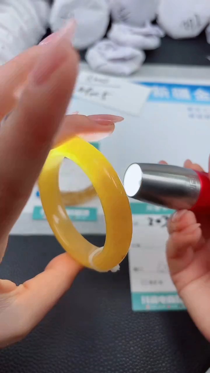 【闪购商品】石英质玉手镯未镶嵌A202