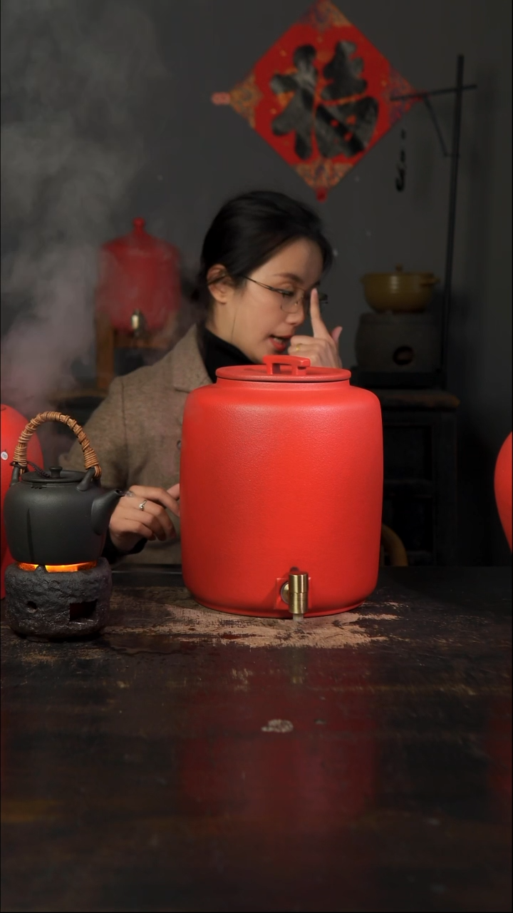 【闪购商品】13升的红色的水缸小瑕疵品