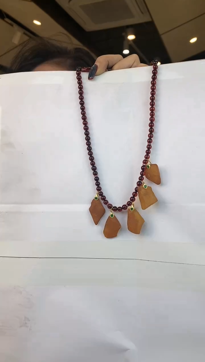 【闪购商品】琥珀颈饰未镶嵌多人