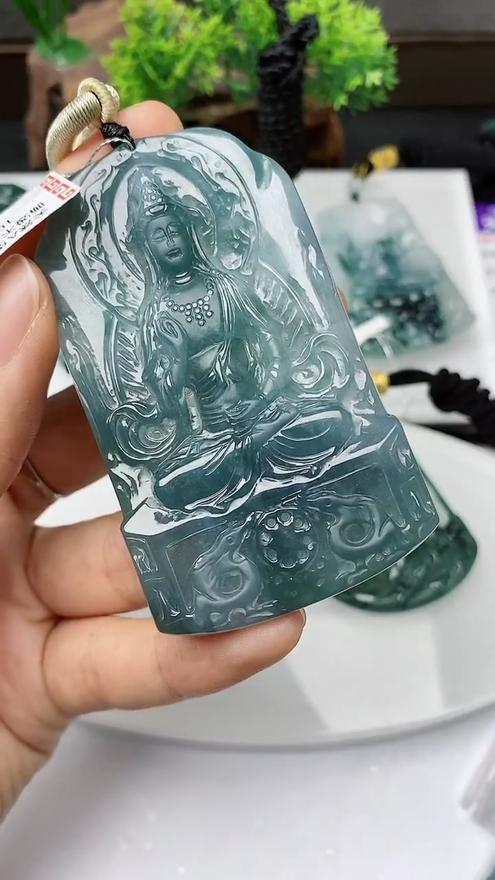 【闪购商品】翡翠颈饰未镶嵌