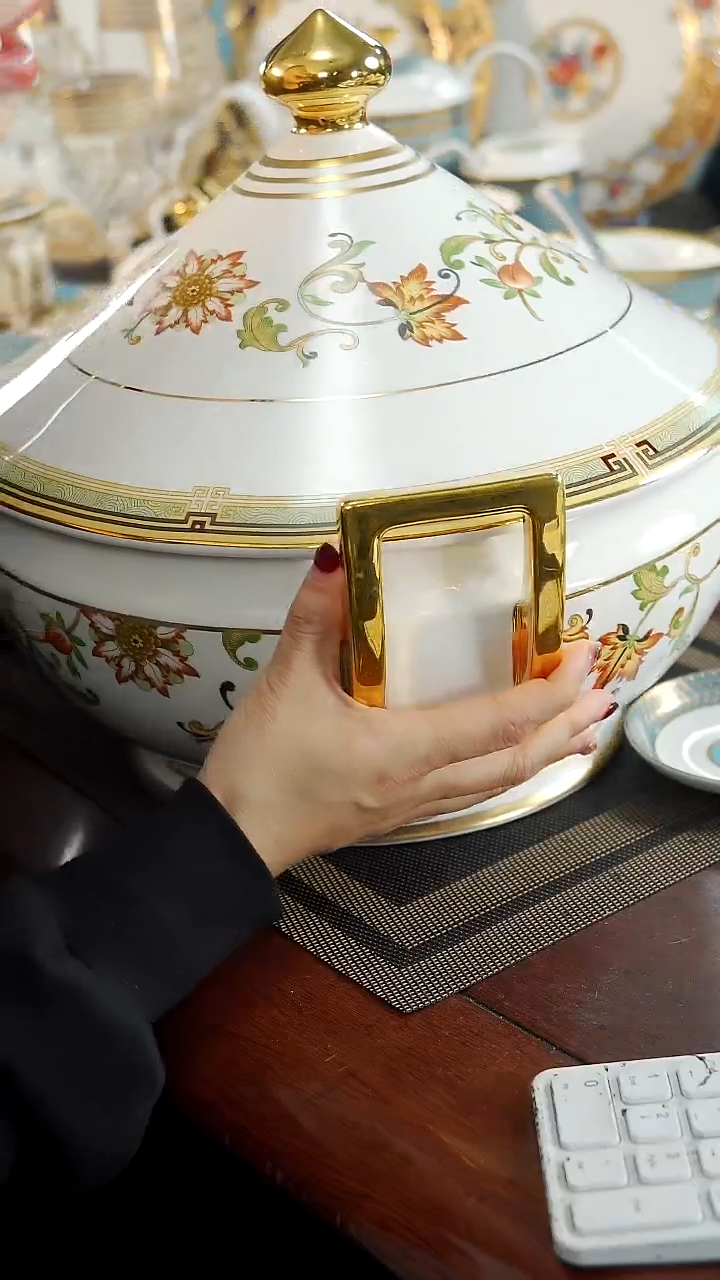 瓷片品锅 1个  微瑕 