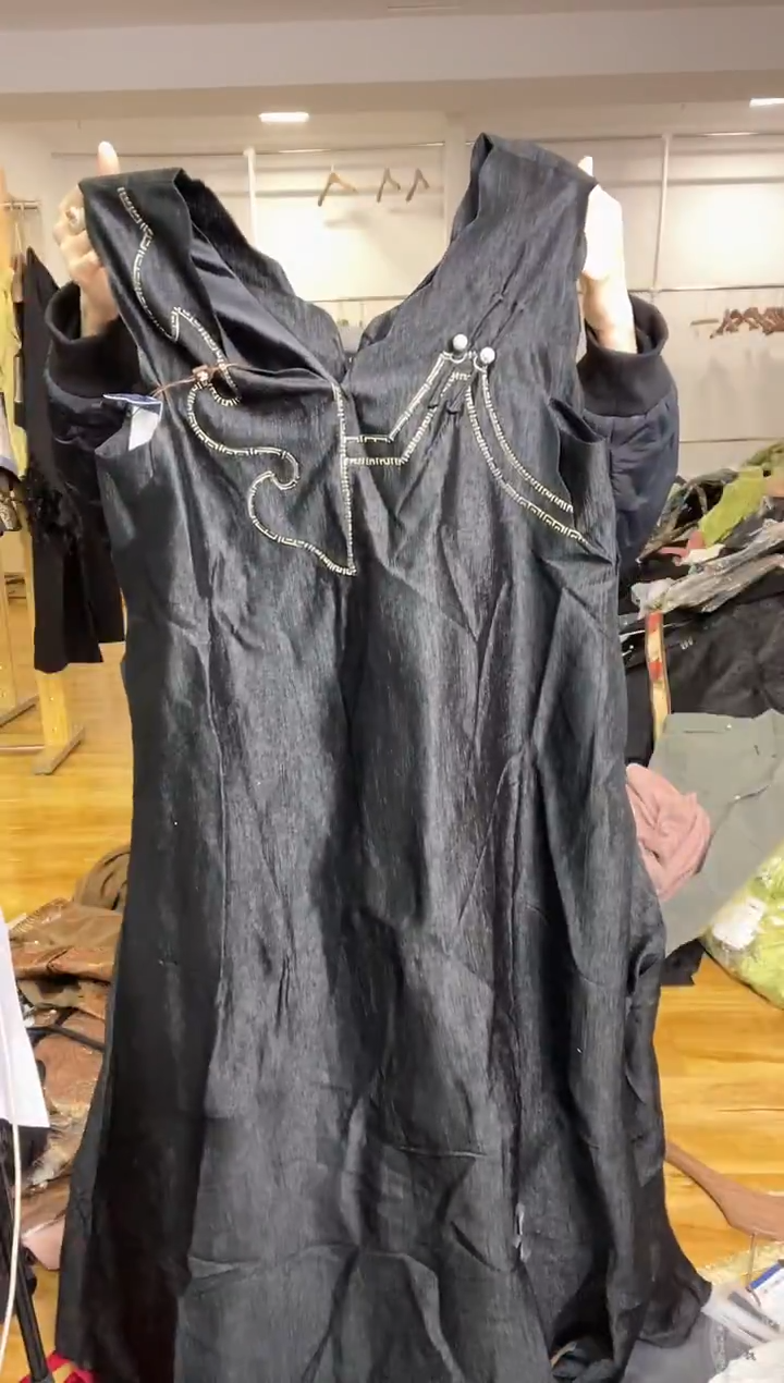 吊带裙       M码        130斤