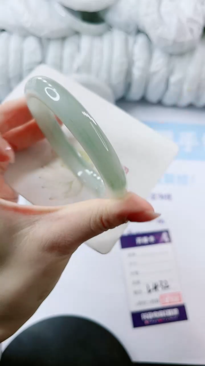 【闪购商品】石英质玉手镯未镶嵌多样性发货L432