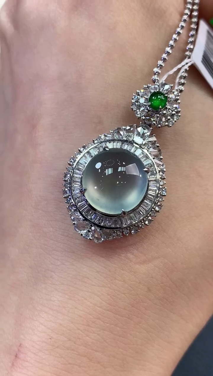 【闪购商品】翡翠吊坠(不含链)18K金镶嵌c142