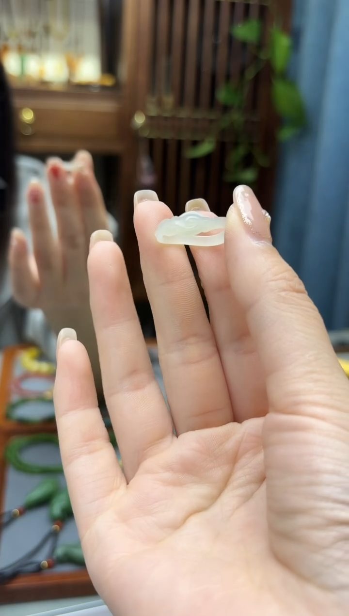 未镶嵌戒指和田玉和田玉祥云指环18#HX