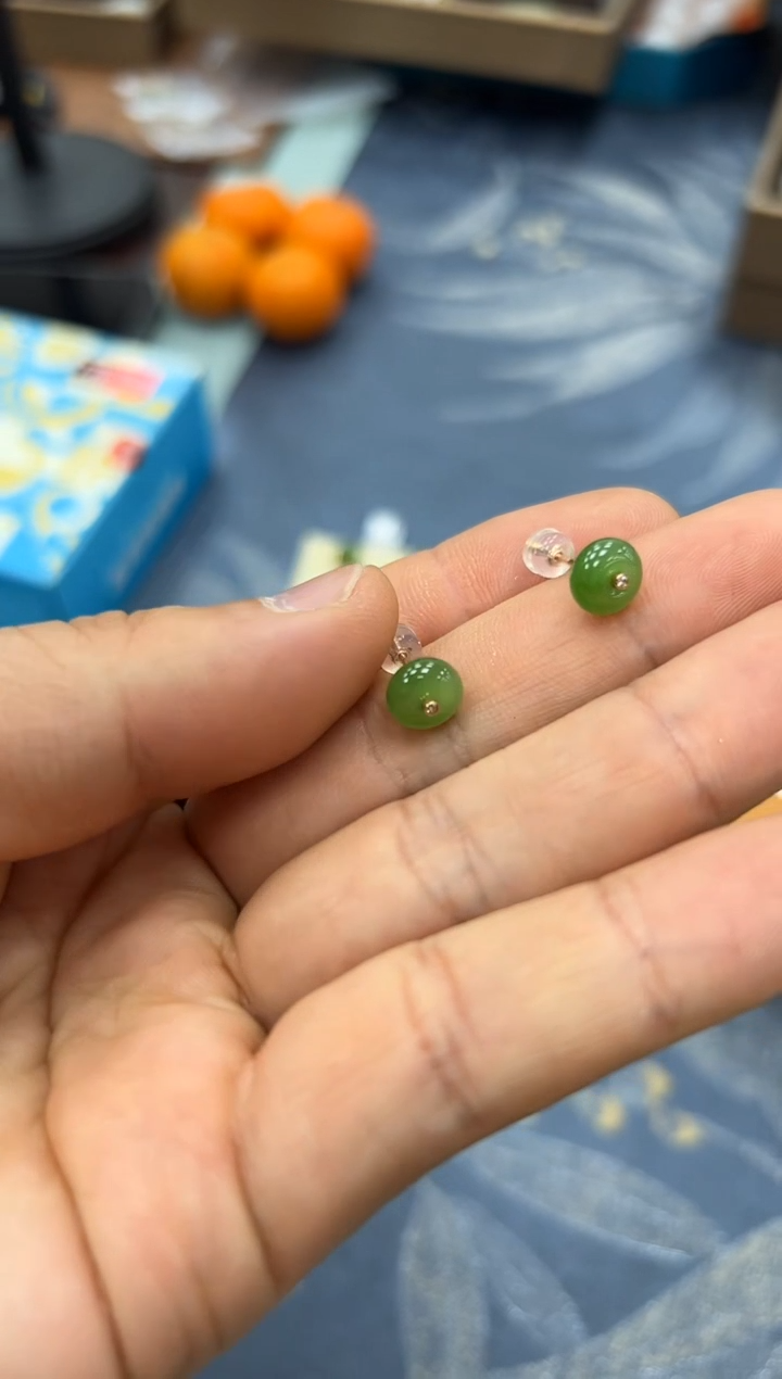 【闪购商品】和田玉耳钉18K金镶嵌一对