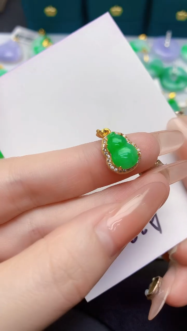 颈饰未镶嵌翡翠缅甸天然翡翠A货