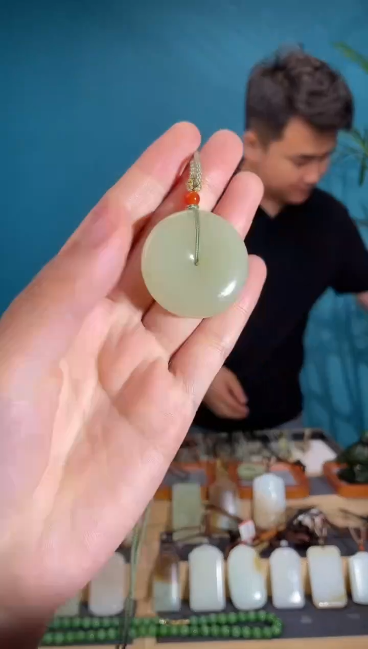 和田玉未镶嵌颈饰1