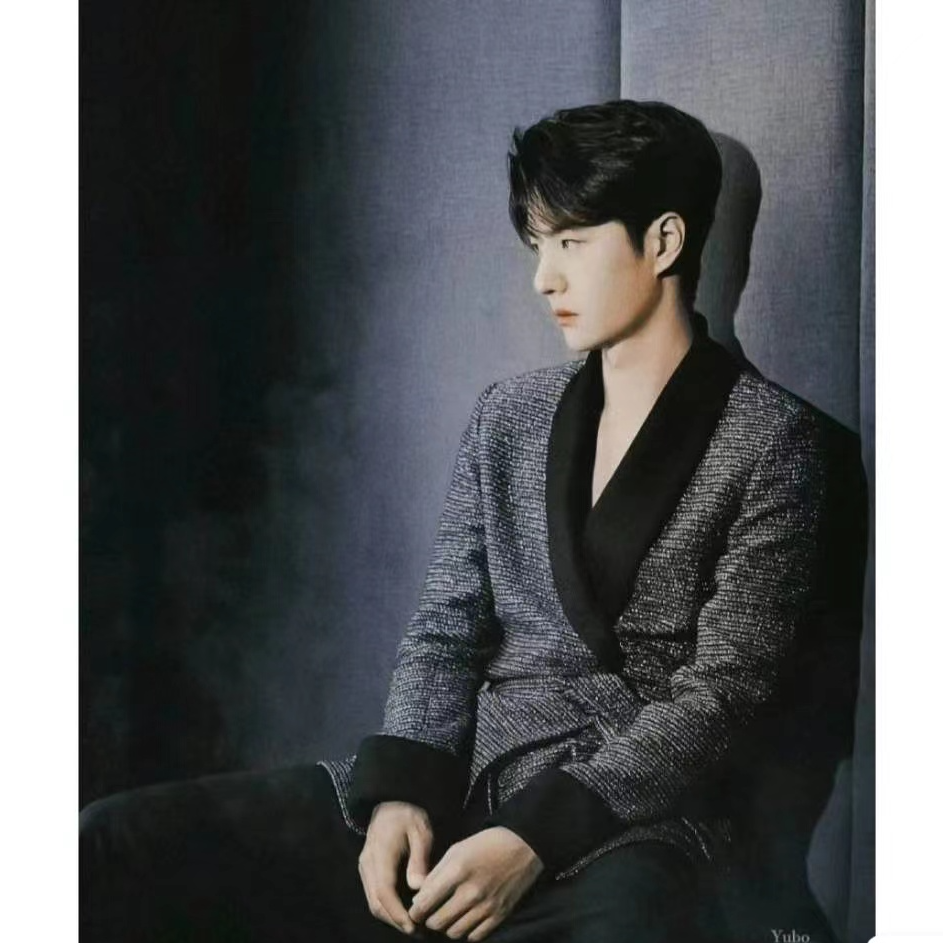 99新 Chanel/香奈儿  24c灰色粗尼浴袍式外套 紫灰色亮丝面料吊牌