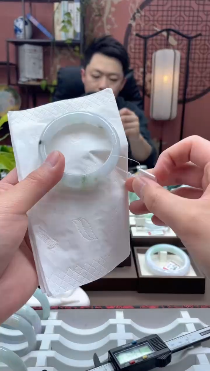 未镶嵌手镯翡翠5674******