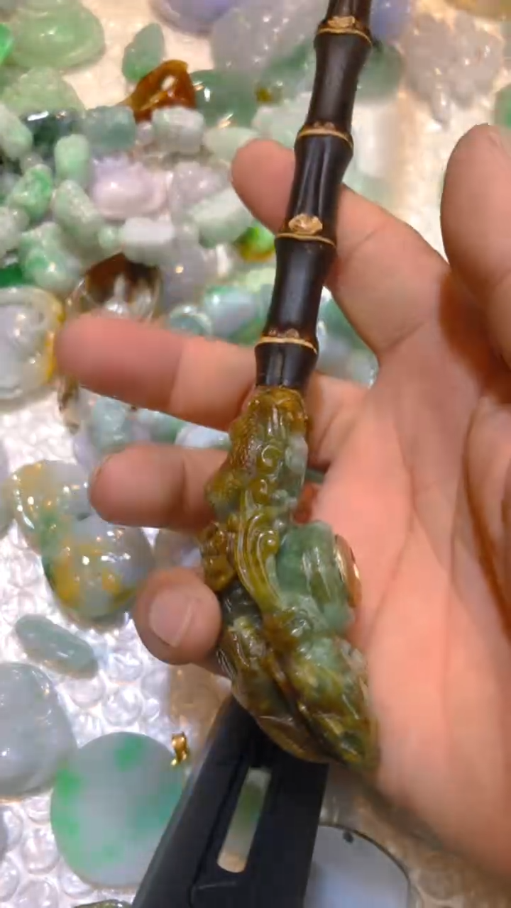 【闪购商品】翡翠吊坠(不含链)未镶嵌翡翠烟斗