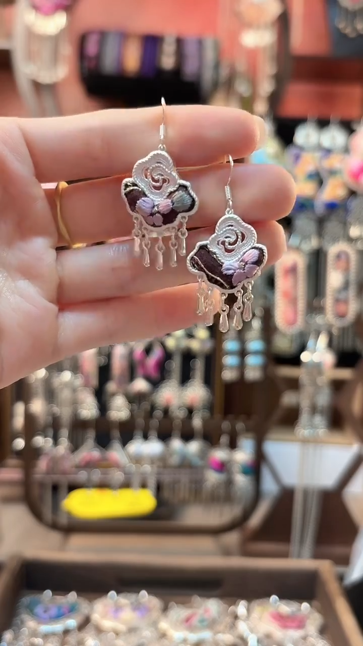 织绣 云织谣民族风精美饰品   132