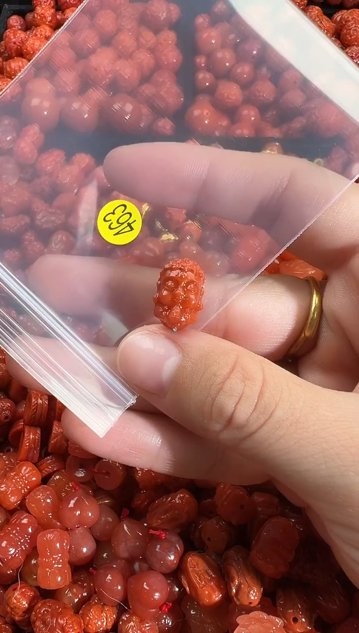 颈饰未镶嵌南红玛瑙1