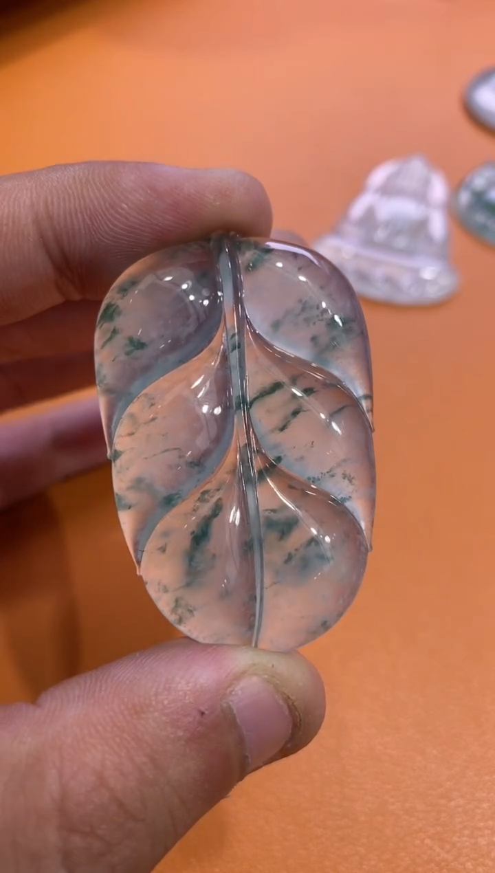 【闪购商品】翡翠颈饰未镶嵌叶子26800