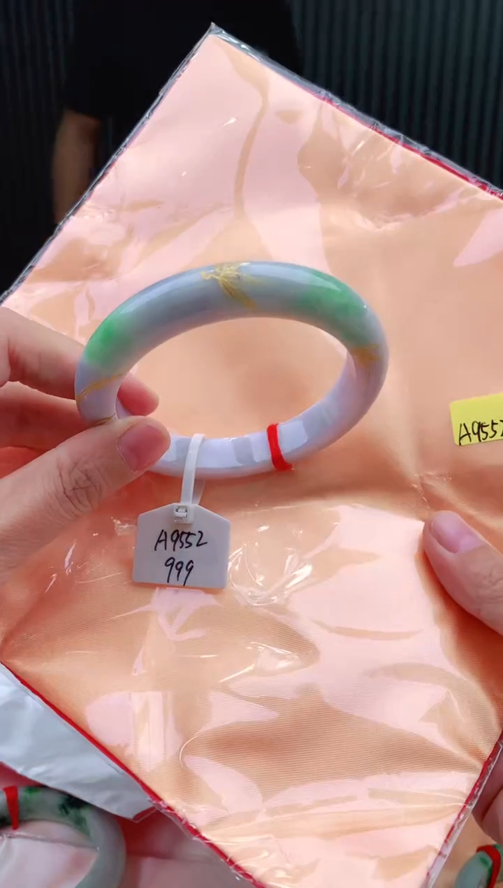 未镶嵌手镯翡翠58+