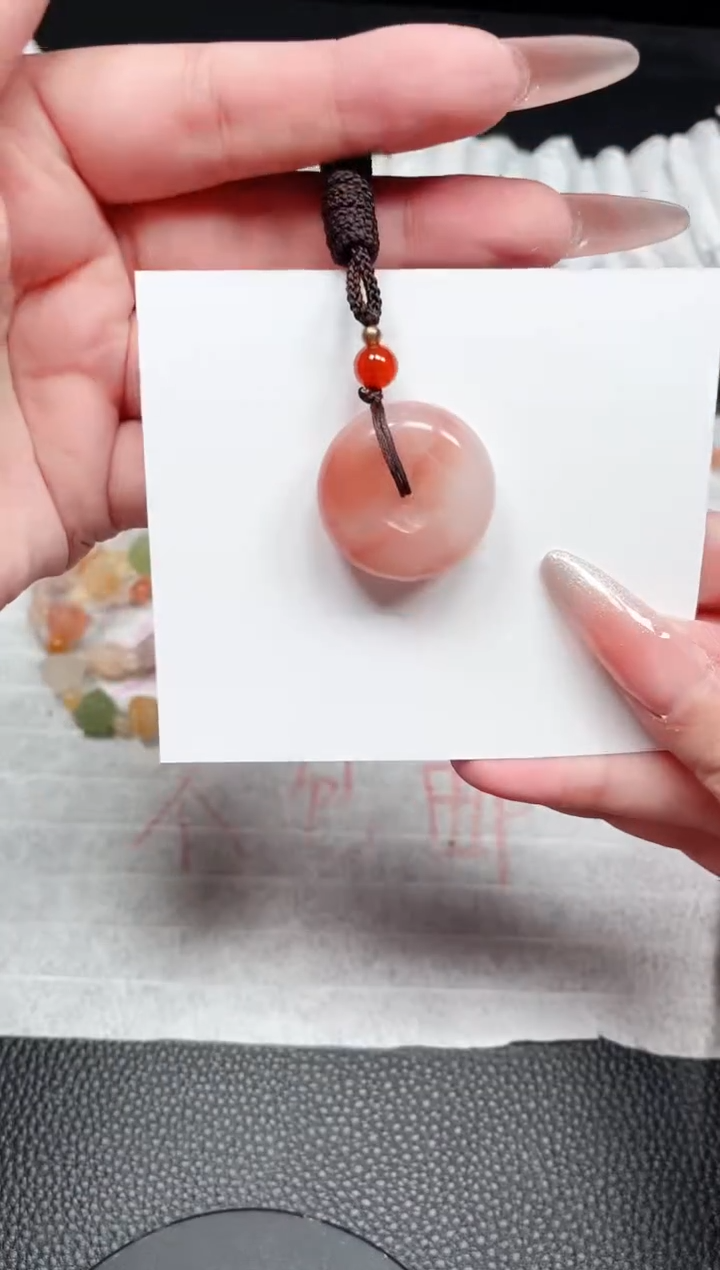 【闪购商品】石英质玉手镯未镶嵌桃花平安扣