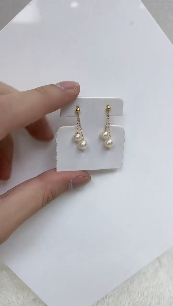 18K金镶嵌海水珍珠耳饰