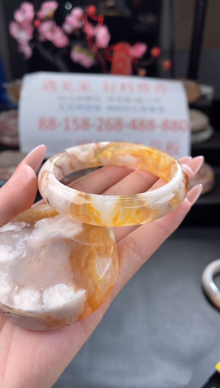 【闪购商品】石英质玉手镯未镶嵌58