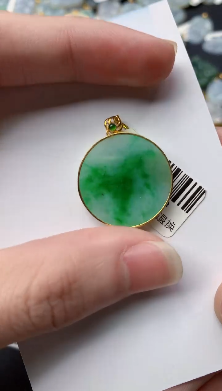 【闪购商品】翡翠颈饰18K金镶嵌85..........