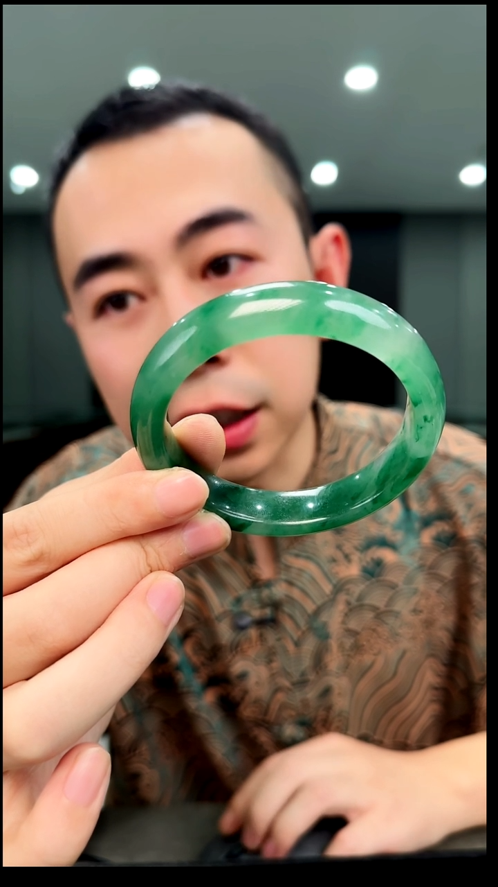 未镶嵌手镯石英质玉山**蝶60.7轮胎
