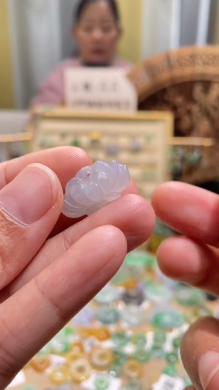 颈饰未镶嵌翡翠花