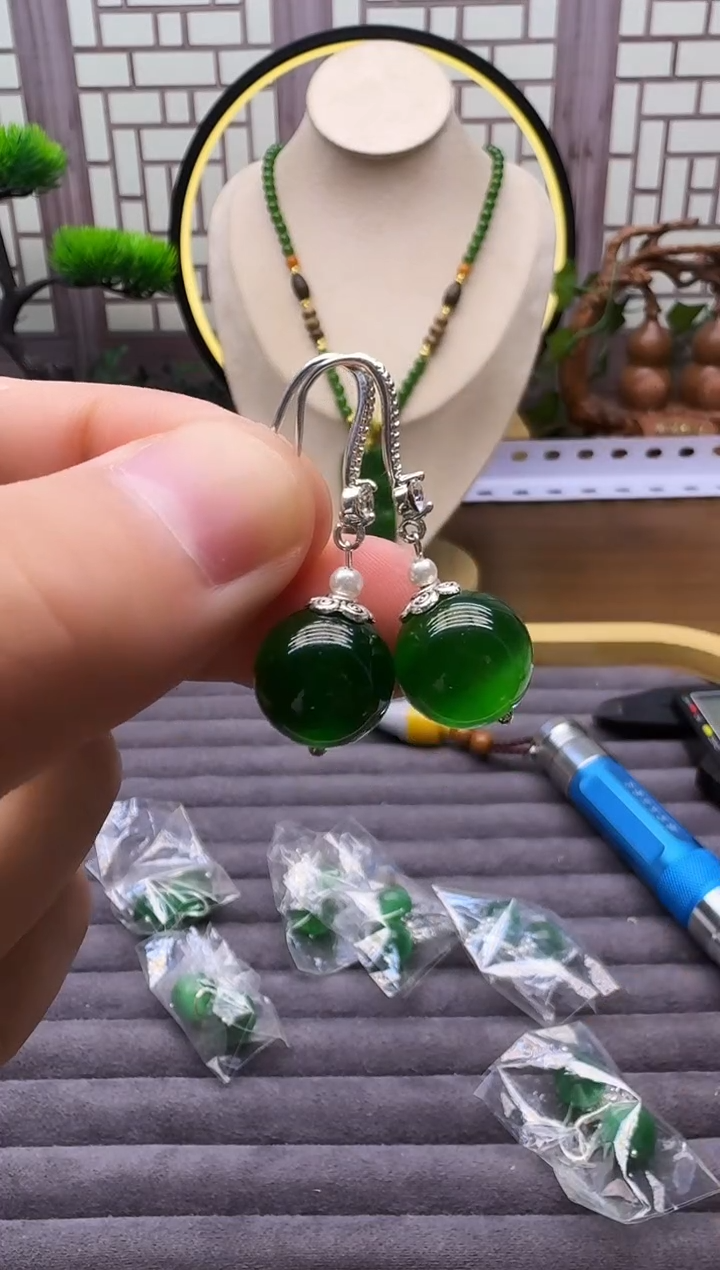 银S925镶嵌耳饰碧玺猫眼E90       