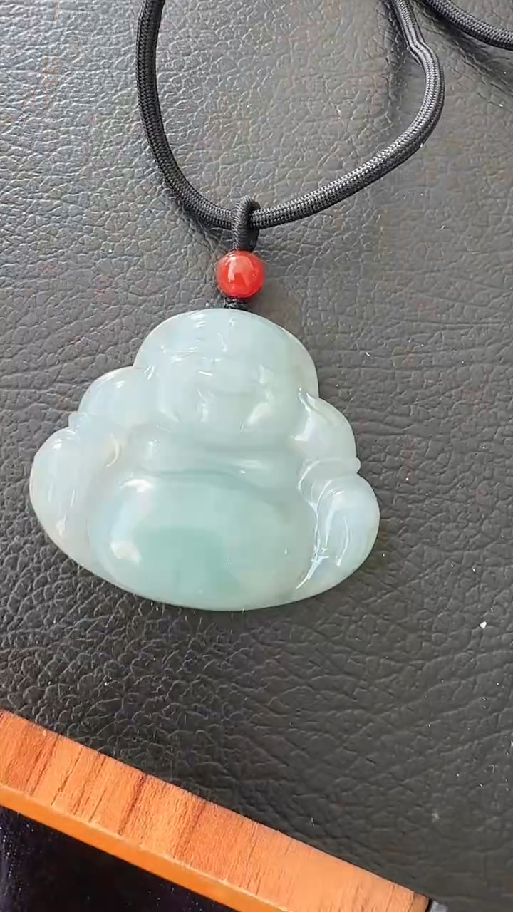 颈饰未镶嵌翡翠荣倩