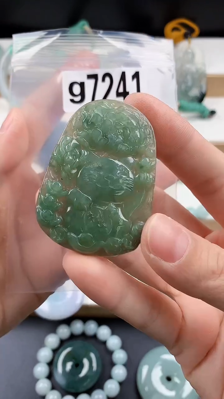 颈饰未镶嵌翡翠天然翡翠吊坠挂件