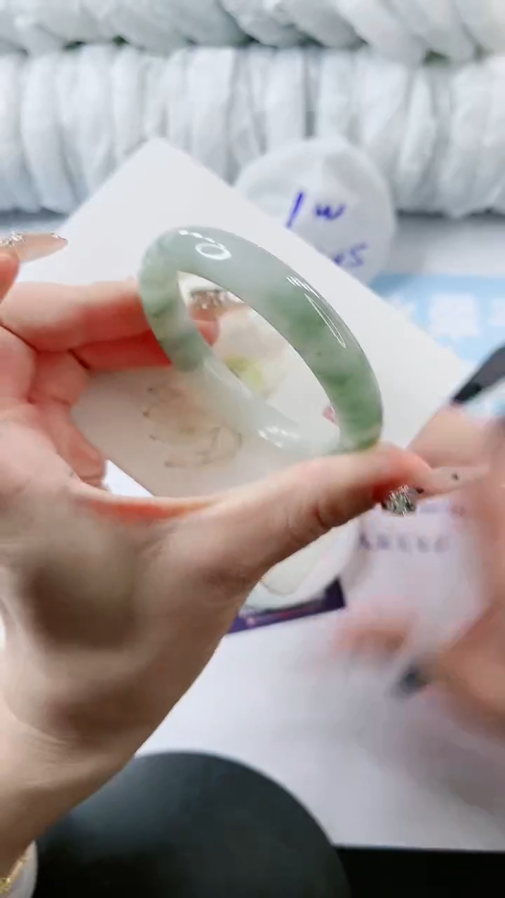 【闪购商品】石英质玉手镯未镶嵌多样性发货V693