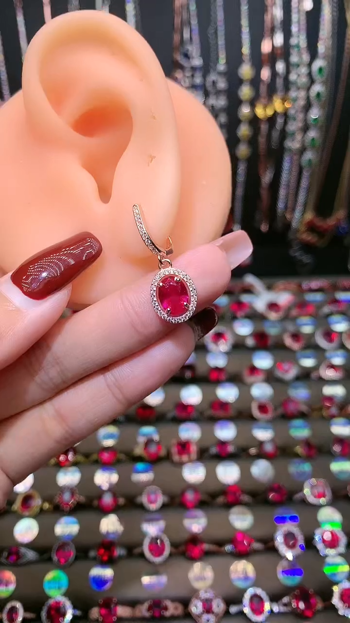 【闪购商品】红宝石耳饰银S925镶嵌6.8