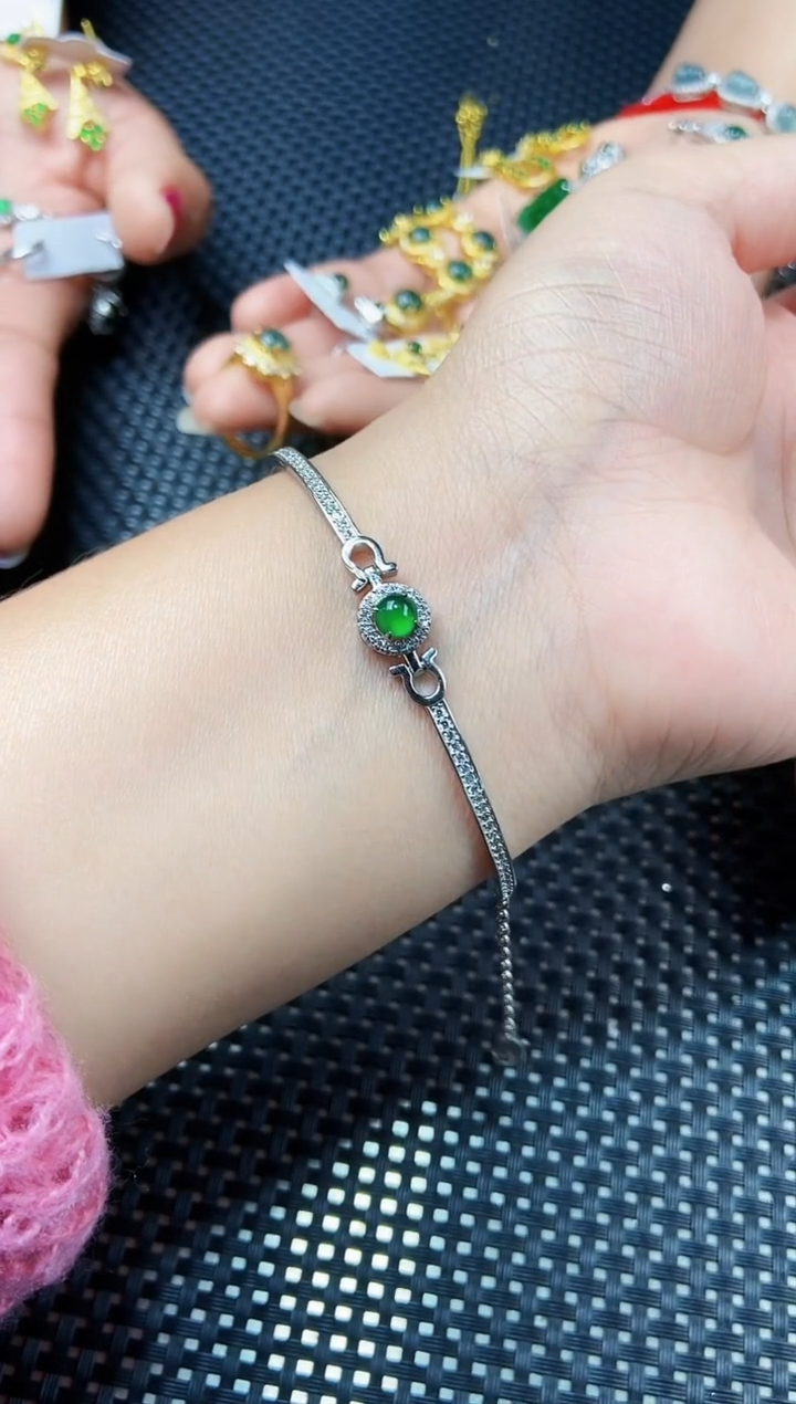 【闪购商品】翡翠手链未镶嵌111111111