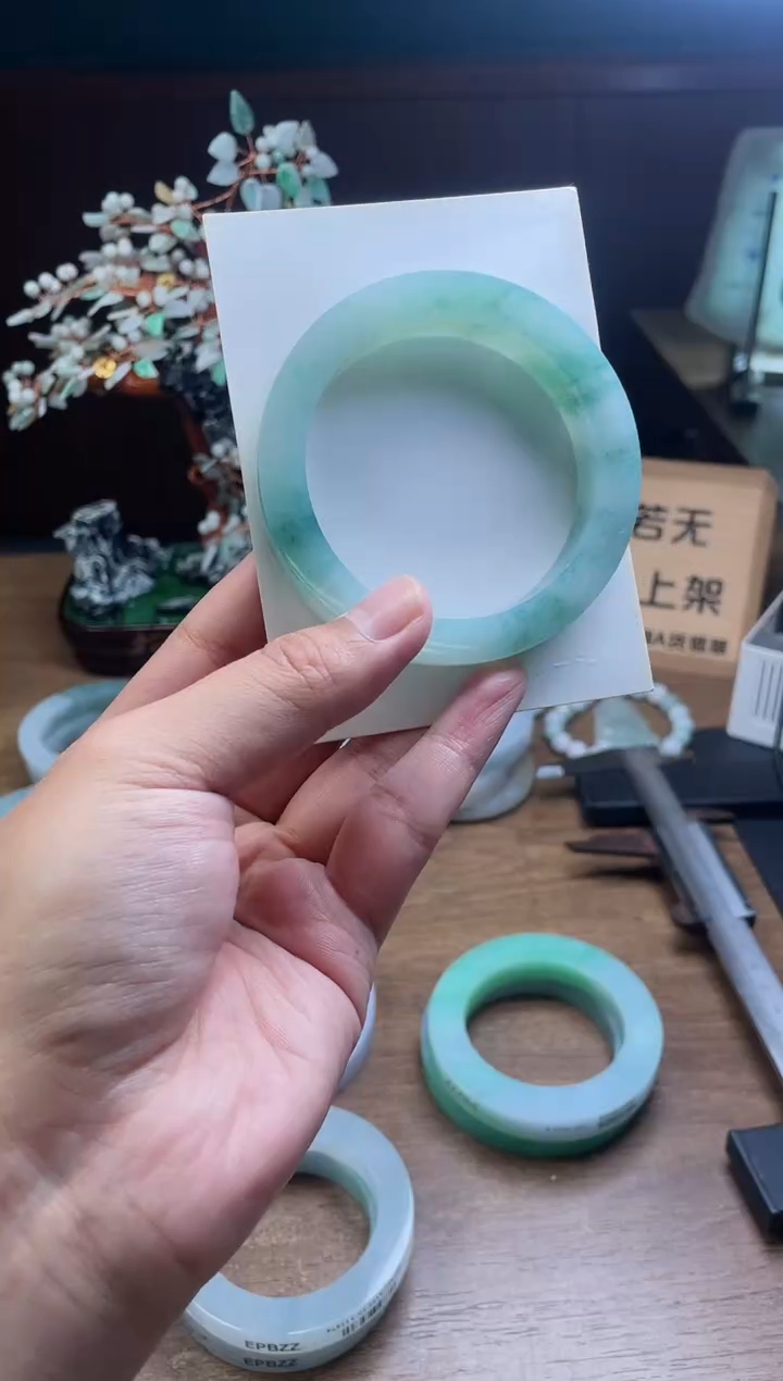 【闪购商品】定制翡翠手镯未镶嵌定制