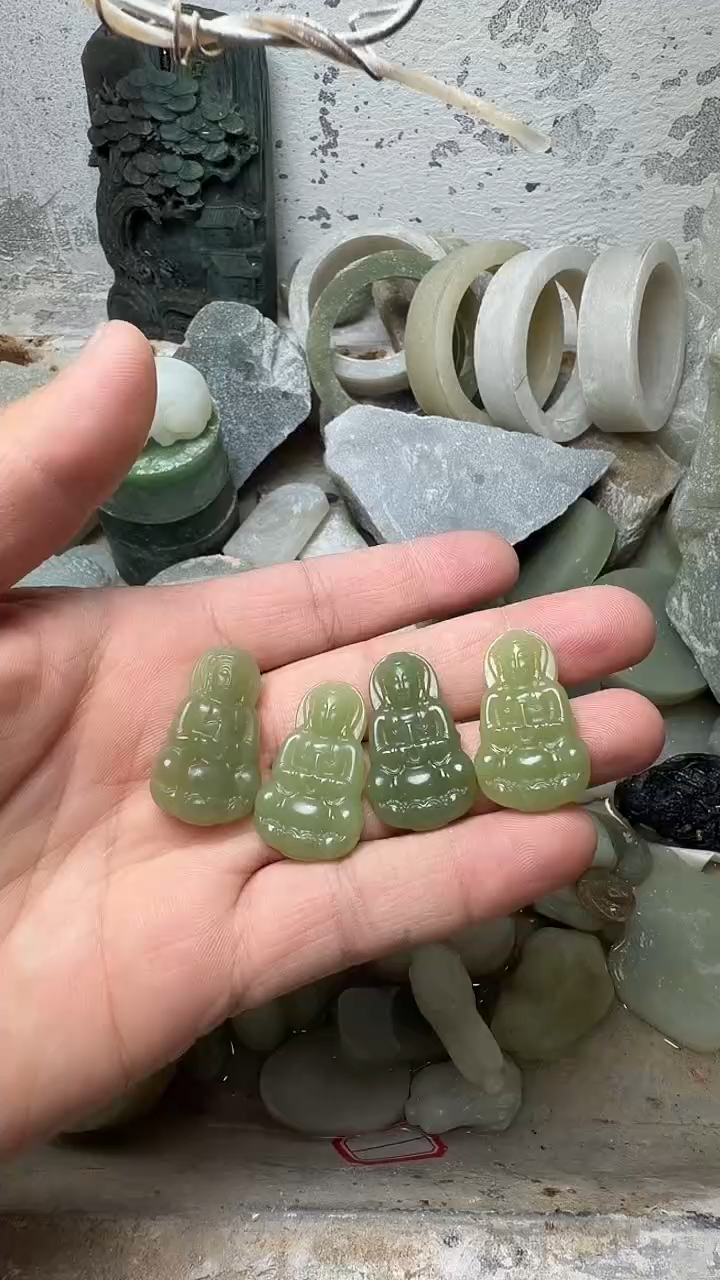 颈饰未镶嵌和田玉观音