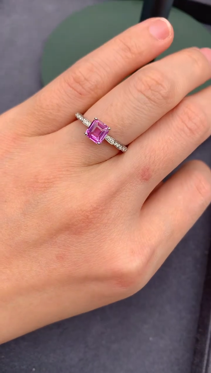 【闪购商品】蓝宝石戒指18K金镶嵌1ct 粉蓝宝戒指