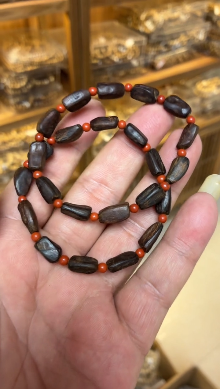 沉香手串 斯里兰卡红土沉随型单圈沉水多样性发其一