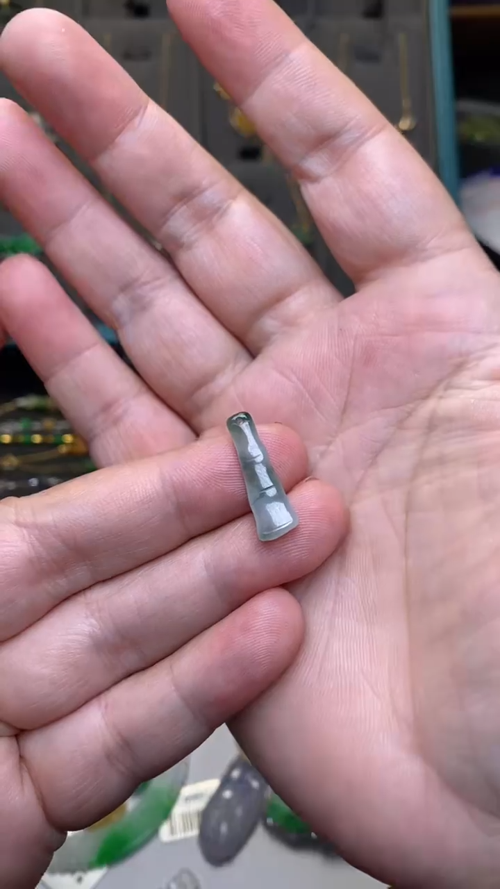 颈饰未镶嵌翡翠净货40056