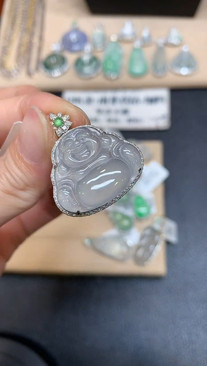 【闪购商品】翡翠颈饰18K金镶嵌福贝【无服务费】