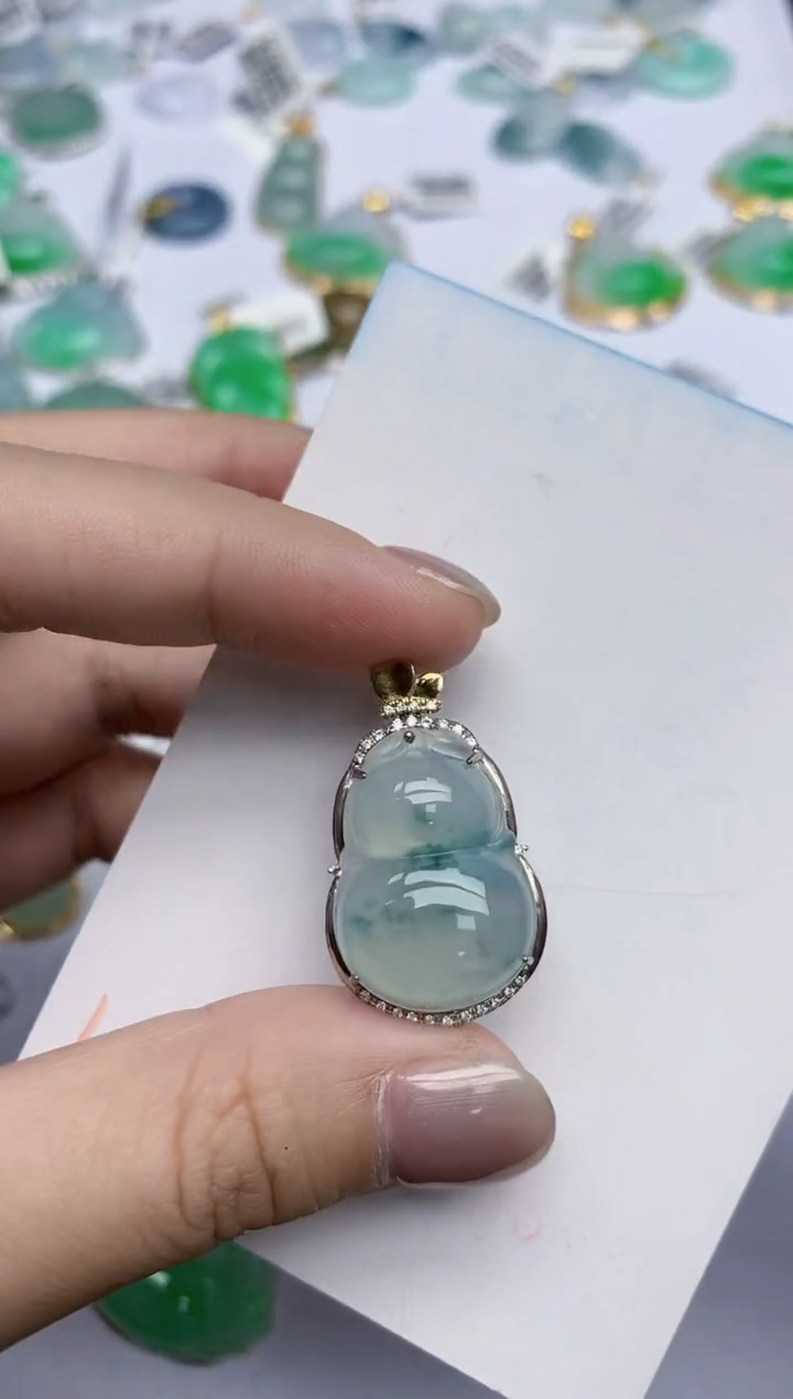 【闪购商品】翡翠挂件18K金镶嵌天然翡翠A货