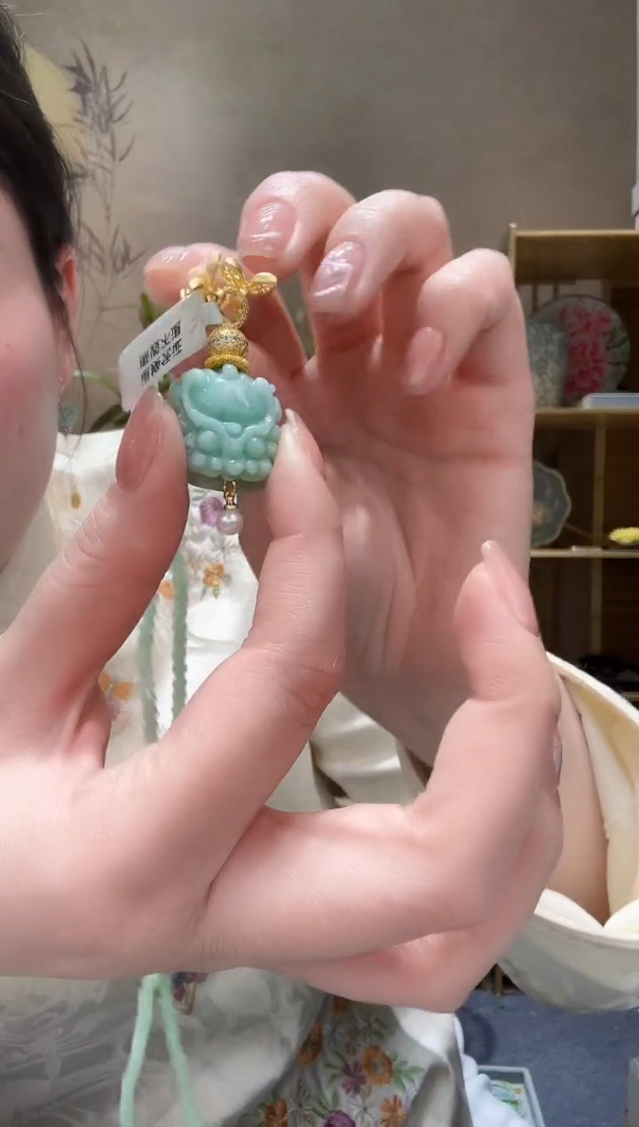 【闪购商品】翡翠颈饰未镶嵌吊坠