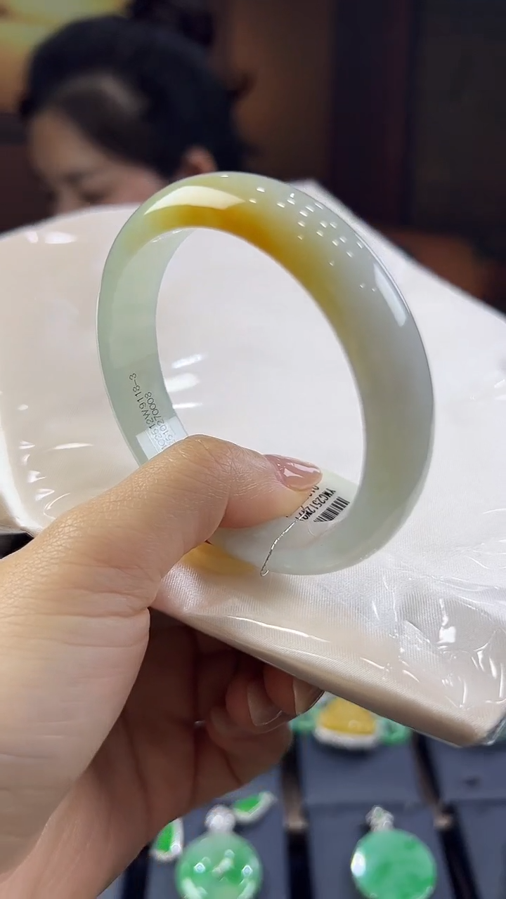 未镶嵌手镯翡翠手镯