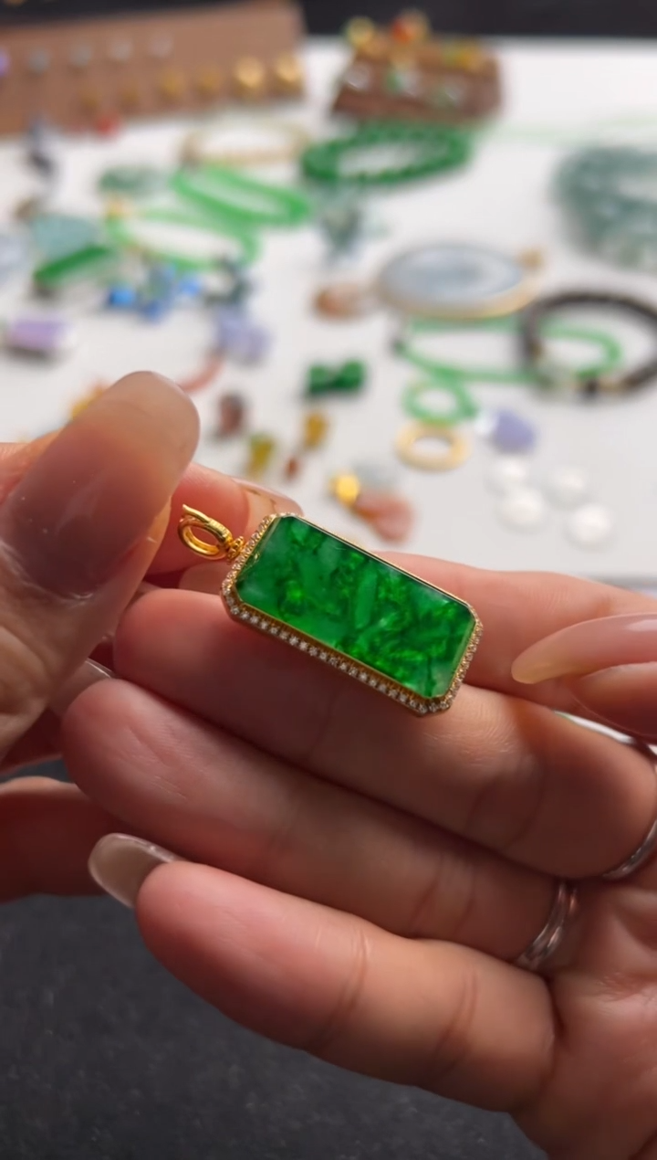 【闪购商品】定制翡翠18K金镶嵌绿无事牌19800+990-sq068