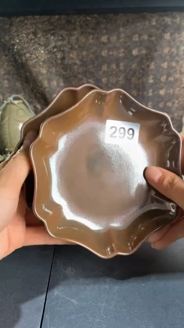 耀州窑仰山紫金釉花口盘微瑕