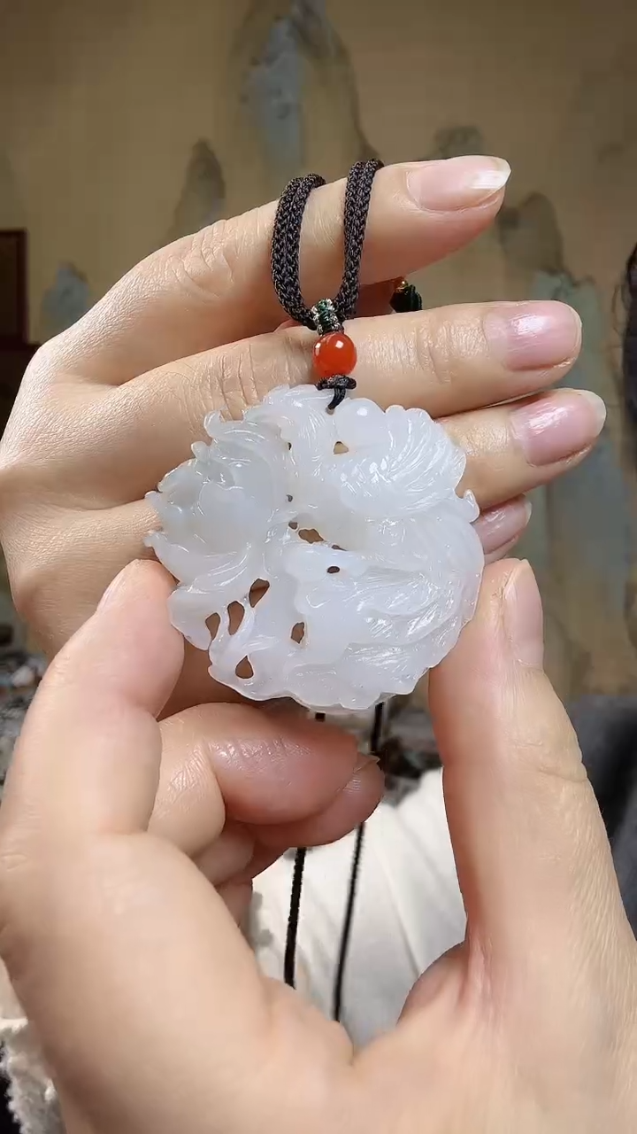 颈饰未镶嵌和田玉.