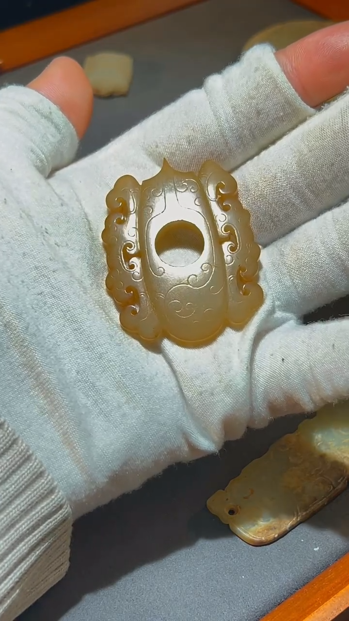 【闪购商品】和田玉颈饰未镶嵌鸡心佩